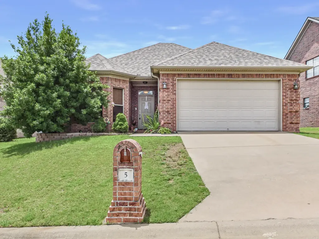 5 Village Way, Maumelle