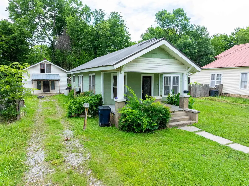 719 S Broad Street, Batesville