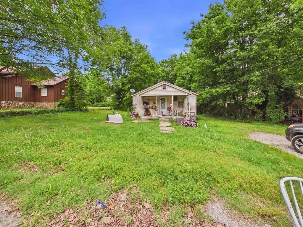 190 W Mark Street, Batesville