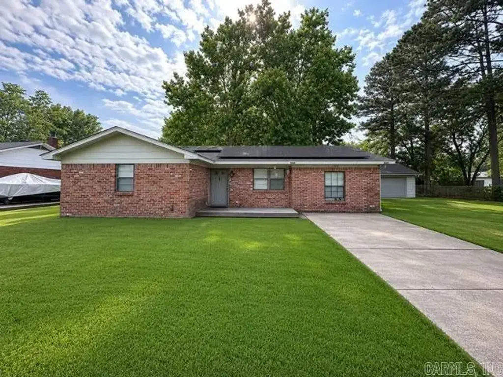 1208 S Center St, Lonoke