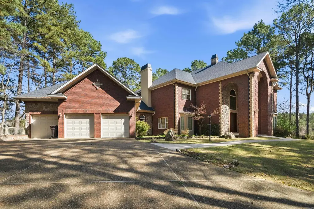 12 Loyola Ln, Hot Springs Village