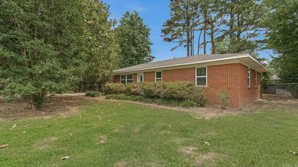 1105 Estelle, Lake City