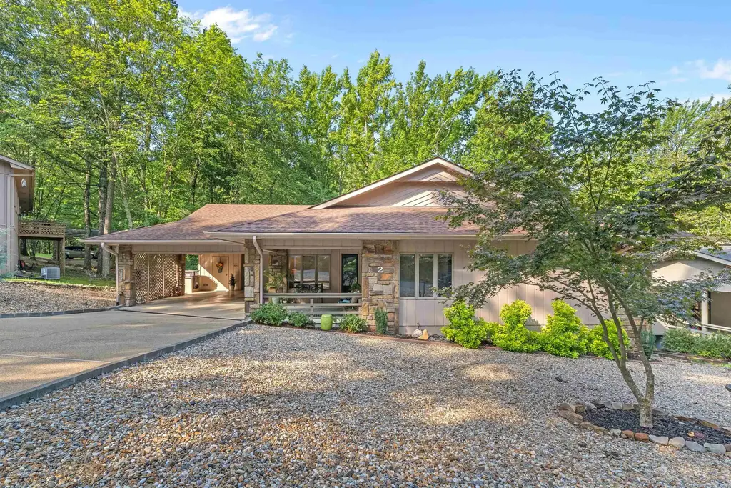 2 Charnela Lane, Hot Springs Village