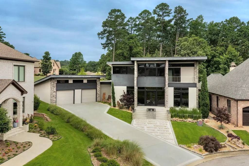 31 La Scala Court, Little Rock