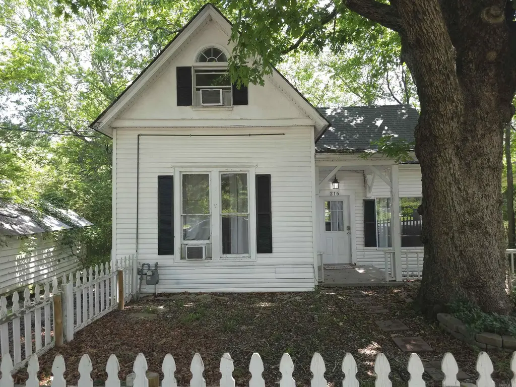 216 Elizabeth Terrace, Hot Springs