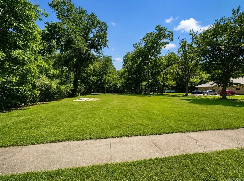 207 S Main St, Beebe