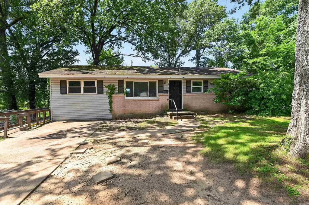 37 Clifton Drive, Little Rock