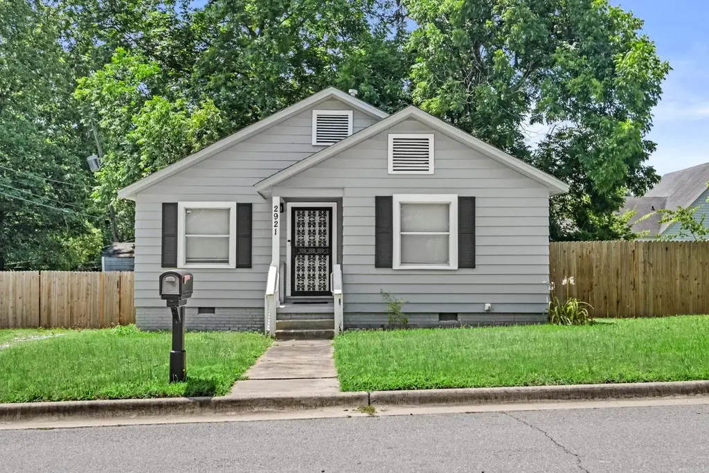 2921 W 17th Street, Little Rock