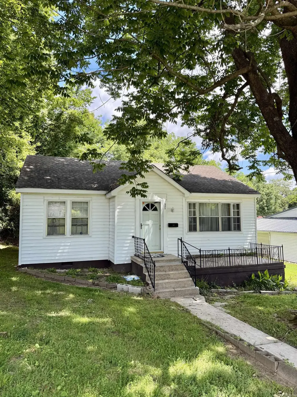 865 W Cherry Street, Piggott