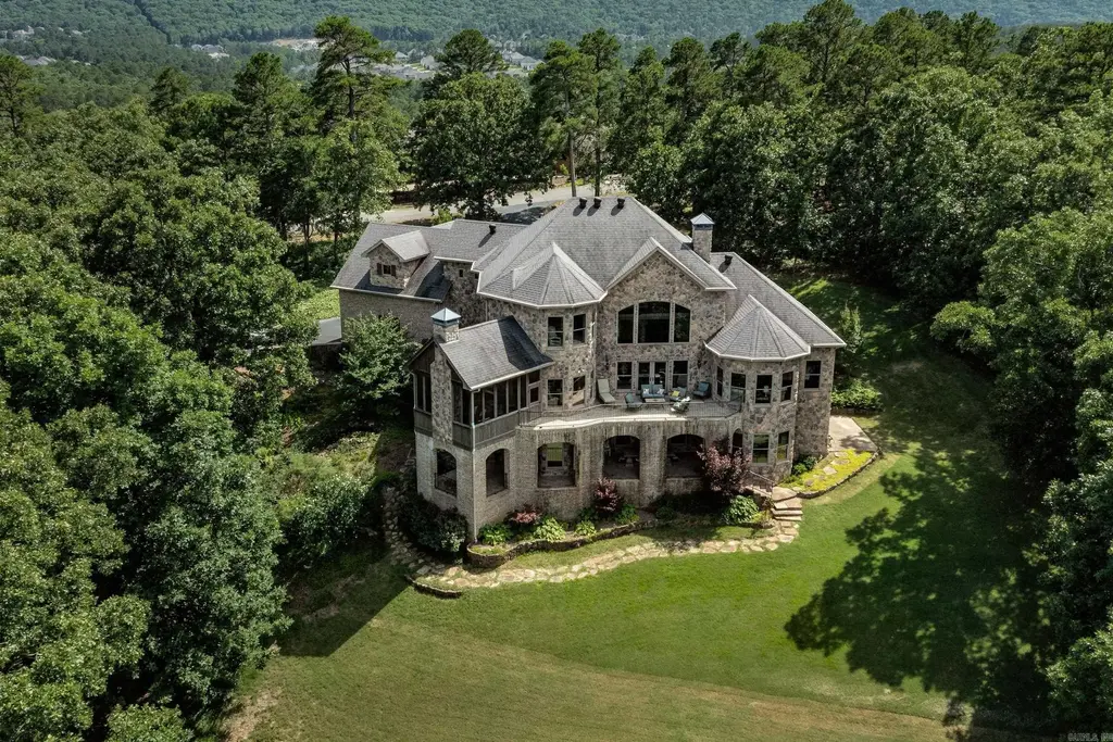 6916 Westridge Road, Little Rock