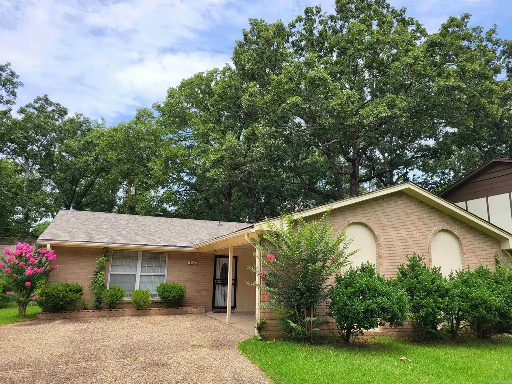 9105 Peach Tree Lane, Sherwood