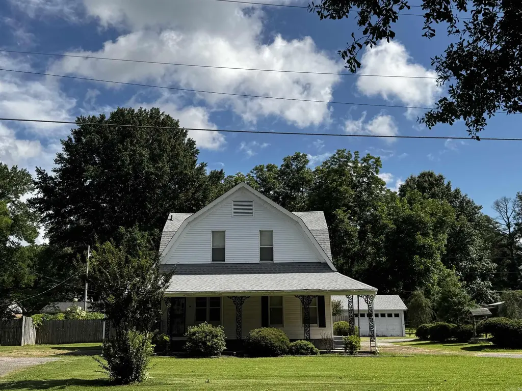 196 E Martin Luther King Dr., Marianna