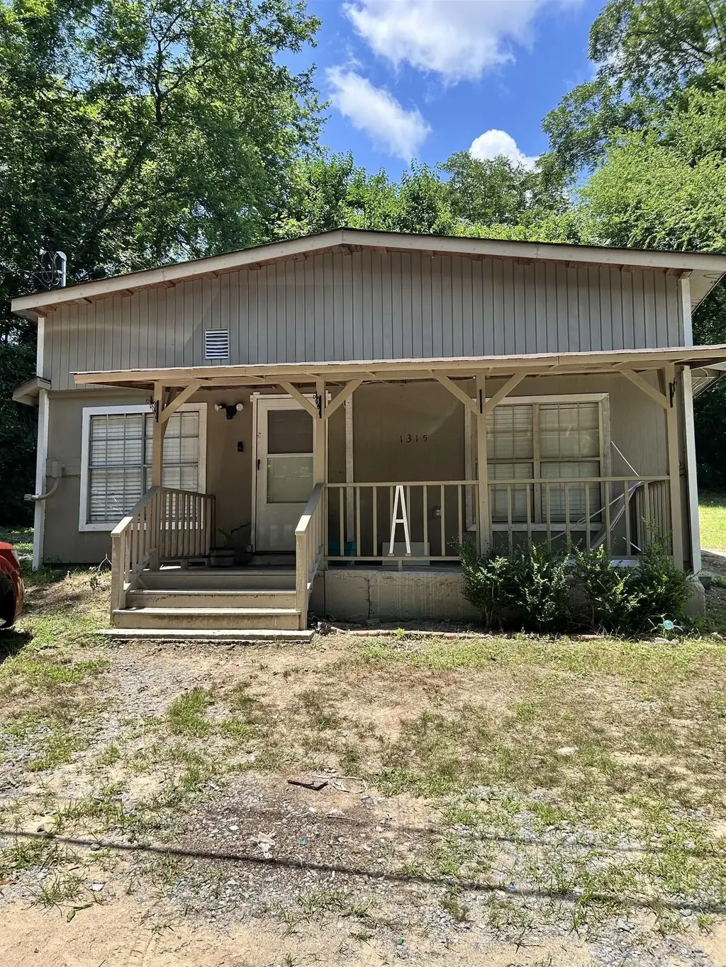 1315 Cedar Street, Benton