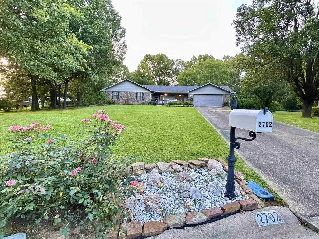 2702 Woodvale Lane, Benton
