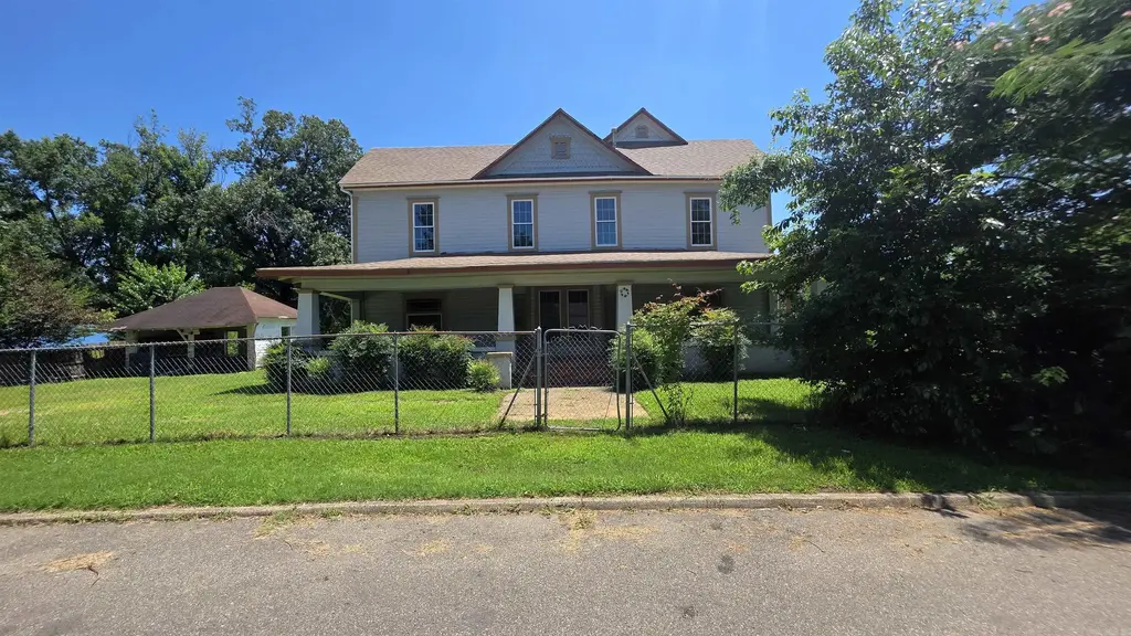 811 Wallace, De Queen