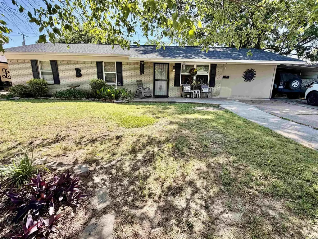 325 S Crestview, Dumas