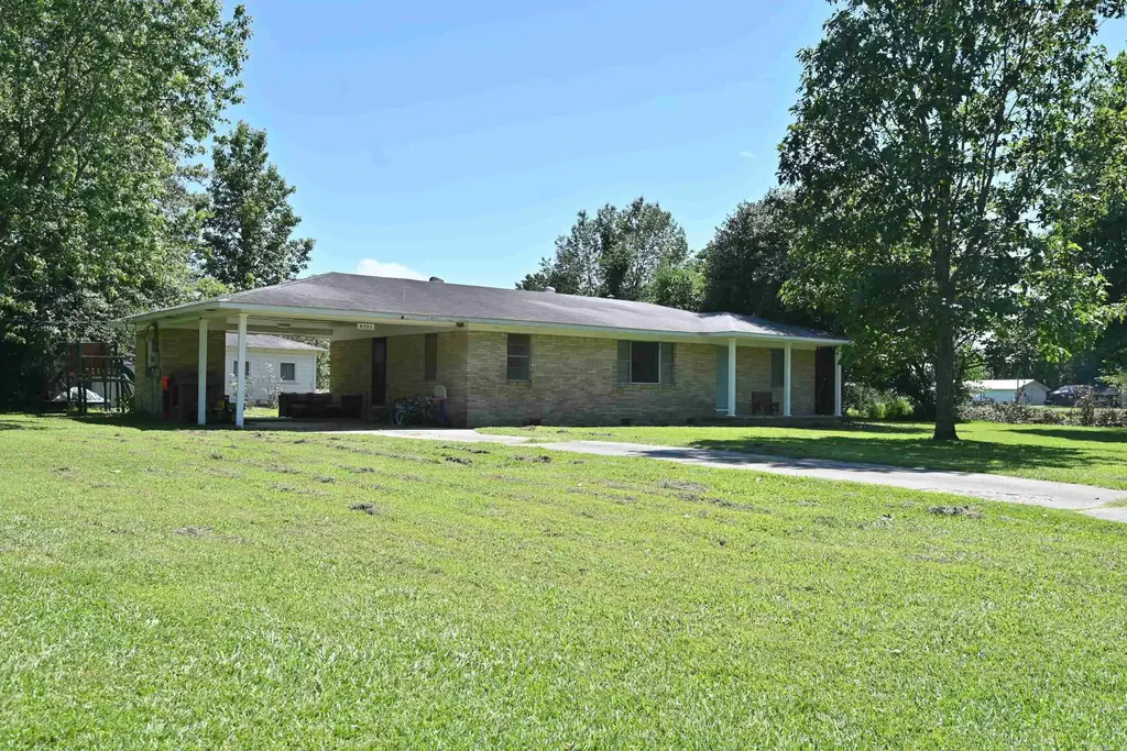 8305 E Cherry Street, Benton