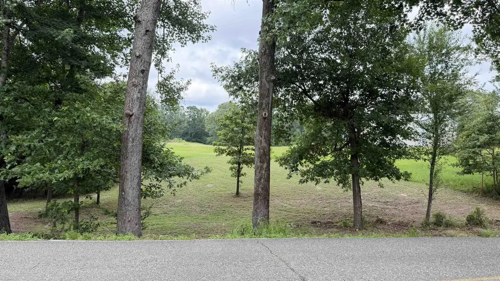 000 Point View Road, Benton
