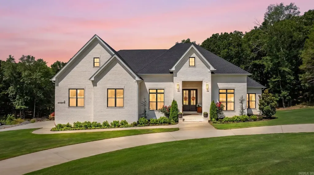 8 Rae Valley Drive, Greenbrier