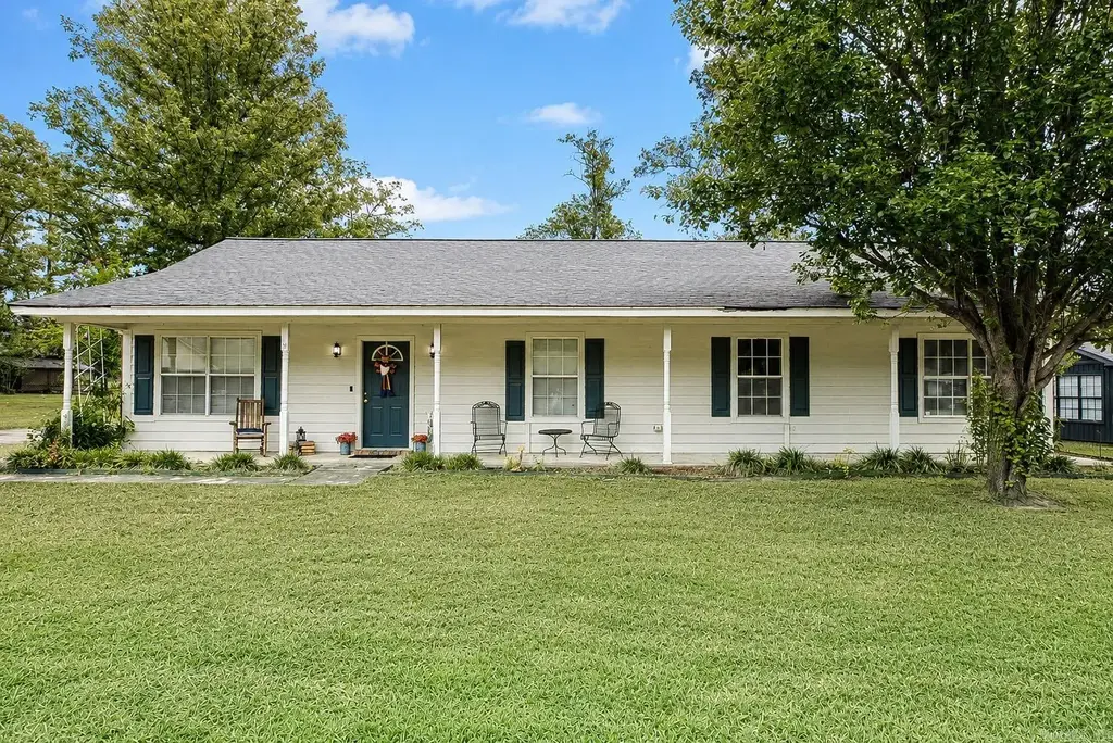 803 Green Oaks Lane, White Hall