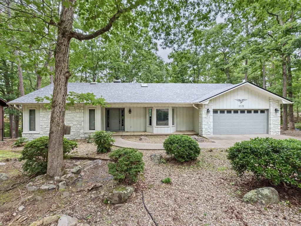 6 Castellon Drive, Hot Springs Village