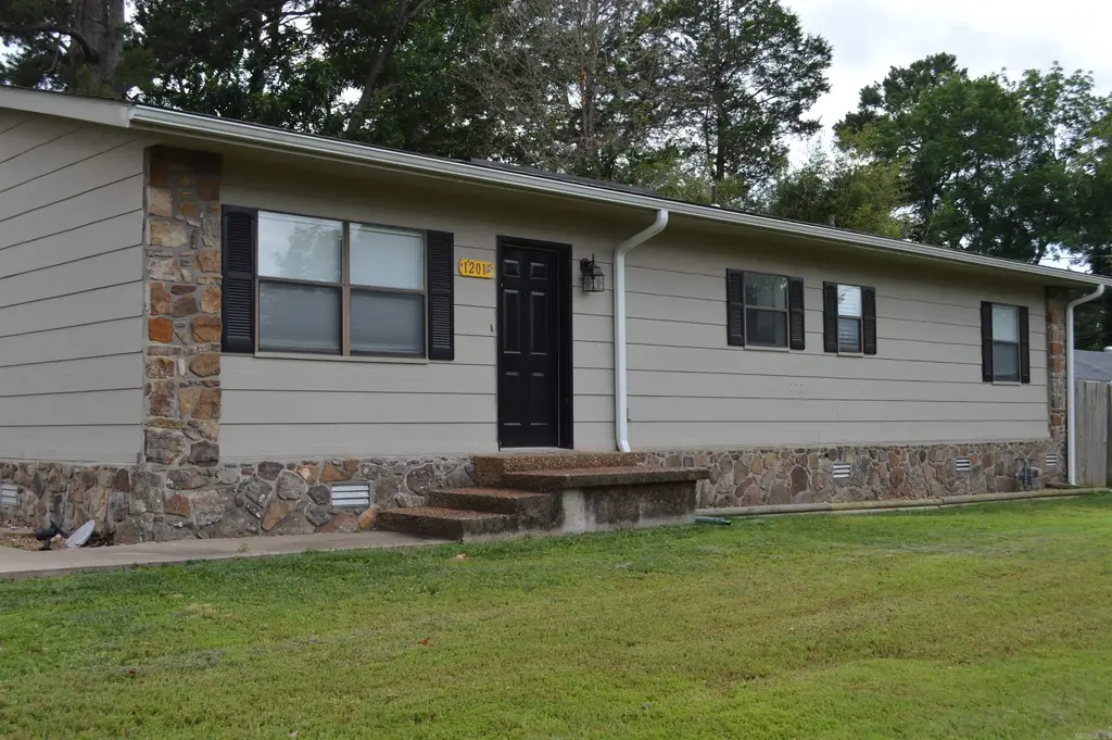 1201 W Front Street, Heber Springs