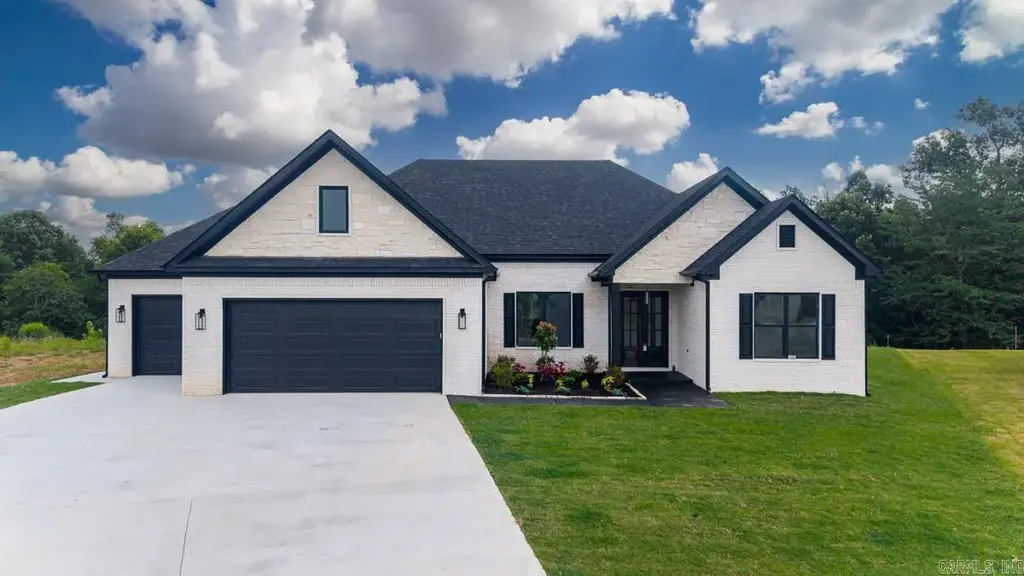 611 Corondelet Lane, Maumelle