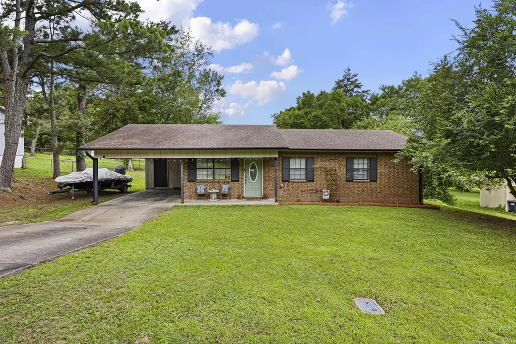 2901 N Greenwich Avenue, Russellville