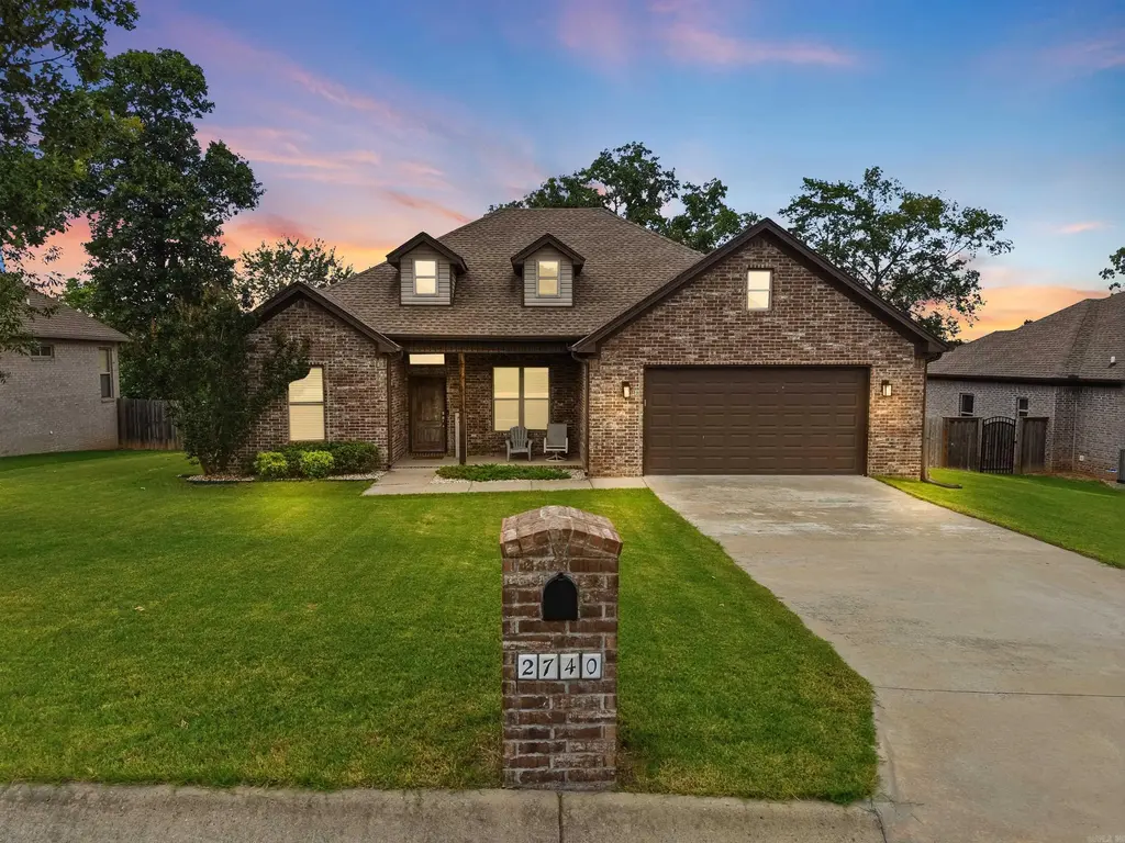 2740 Chert Cv, Sherwood