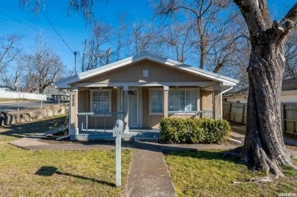 220 Beard Street, Hot Springs