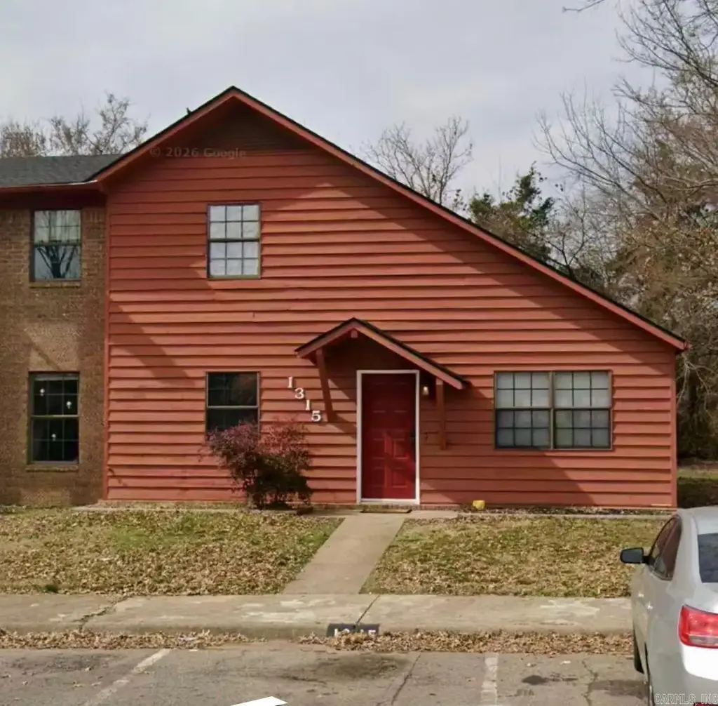 1315 N Nashville Avenue, Russellville