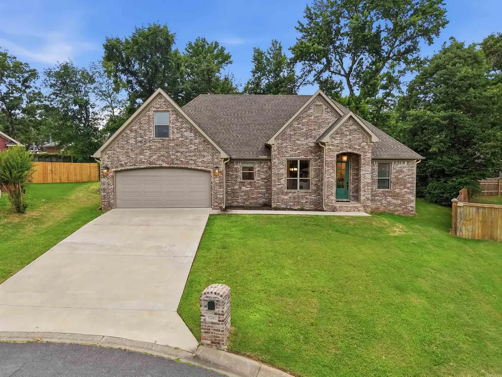 9748 Acorn Cove, Sherwood
