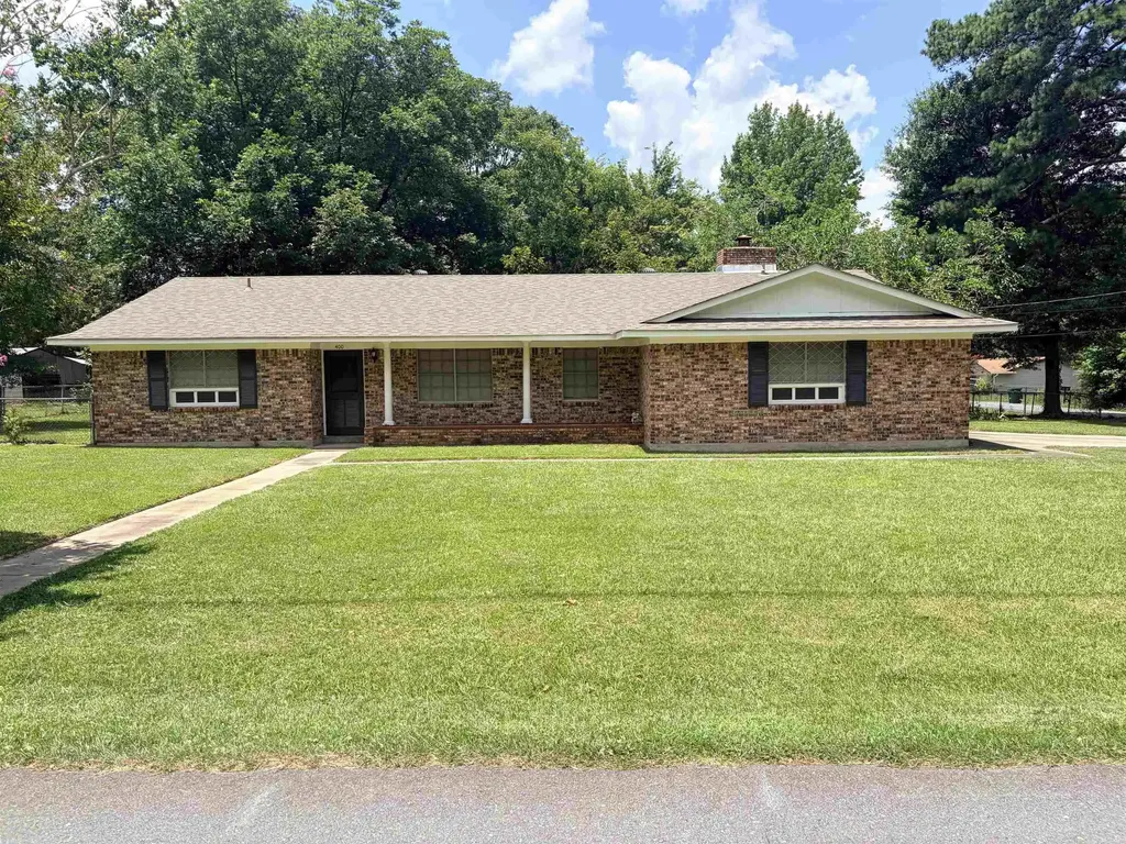 400 Parkway Drive, White Hall