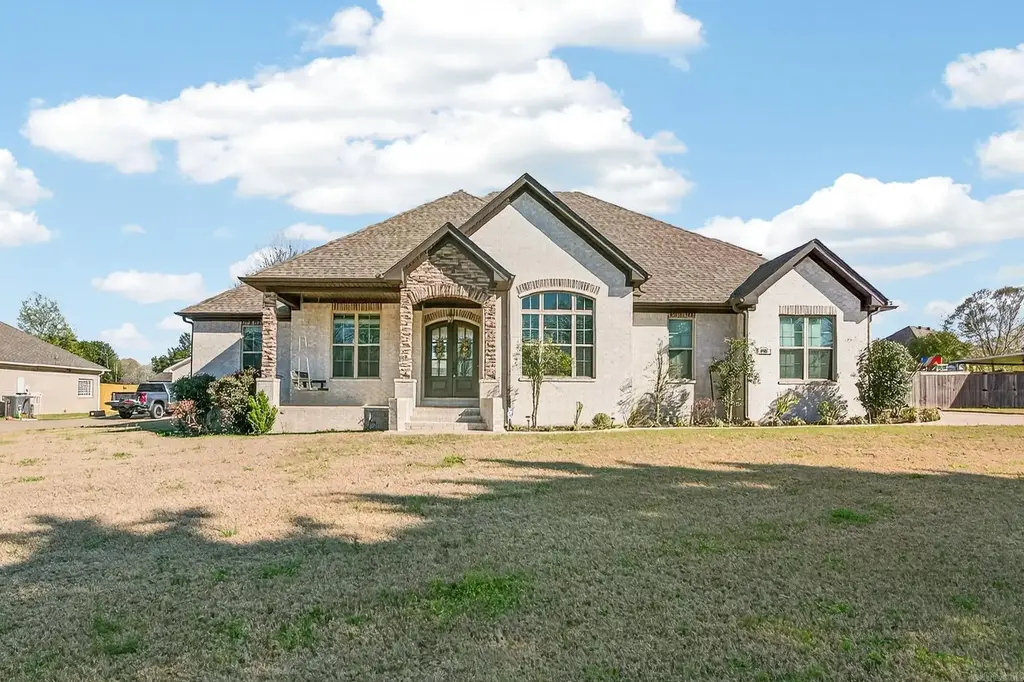 1701 N Lincoln, Cabot