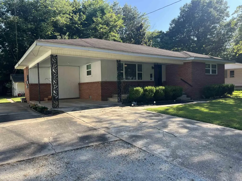 720 Frisco Lane, Piggott