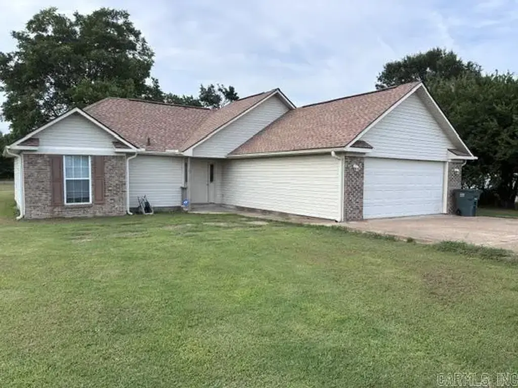 396 County Road 652, Wynne