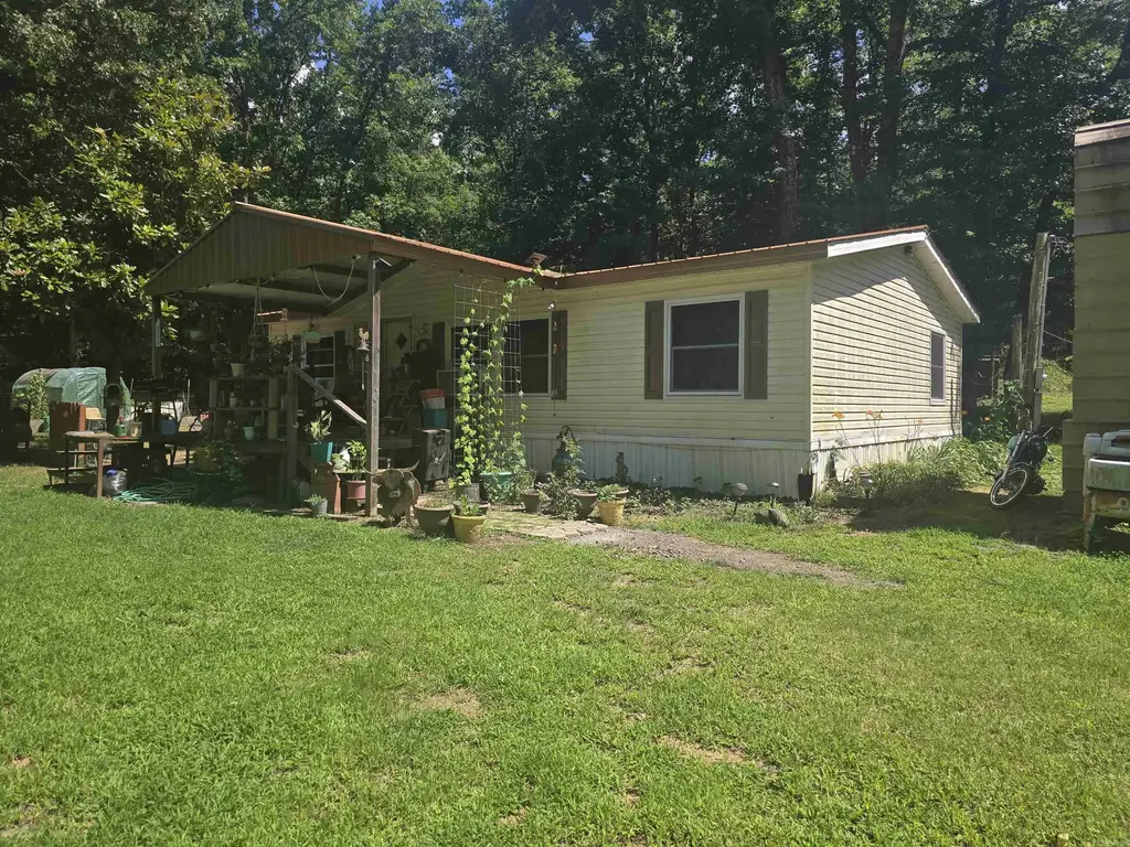 13080 Trails End Road, Waldron