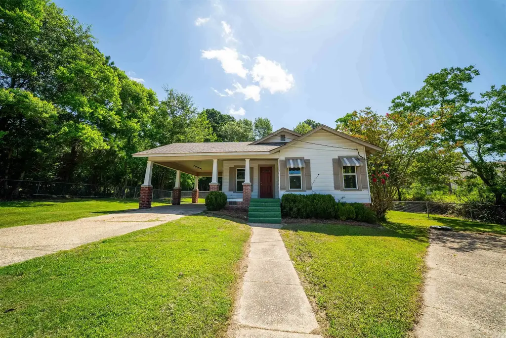 111 N Wyatt Dr, El Dorado
