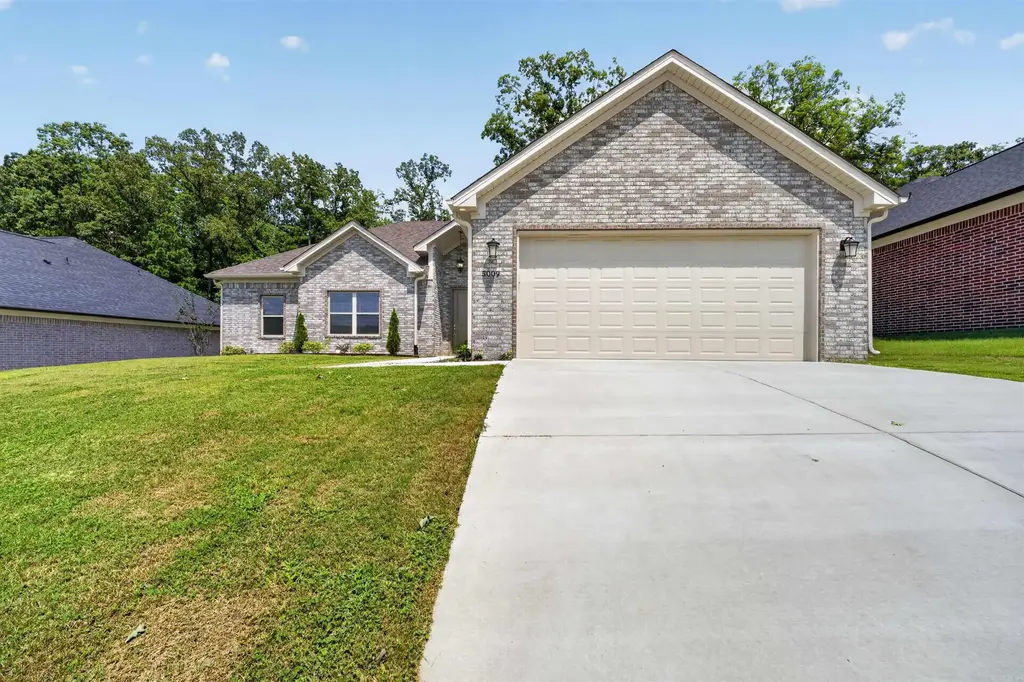 5009 Springwood Circle, Bryant