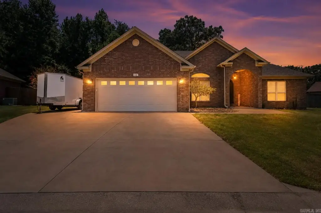 226 Jackson Park Cove, Cabot
