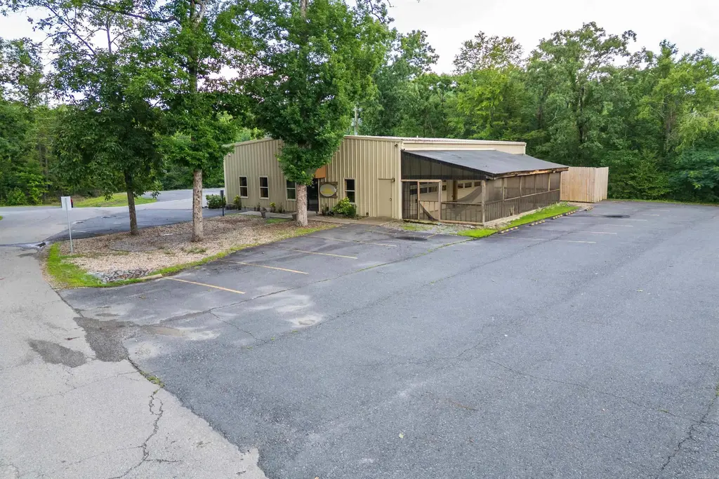 220 Minorca Road, Hot Springs Village