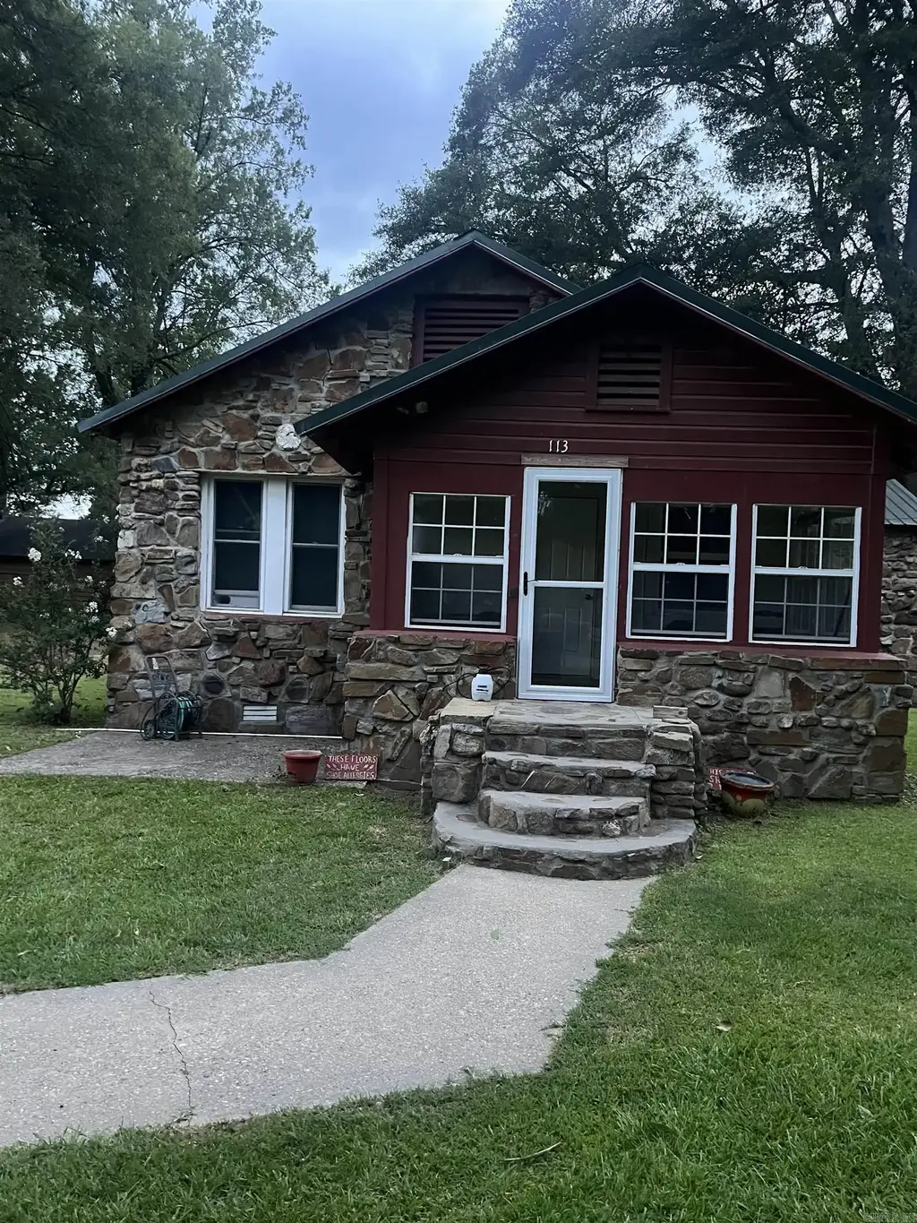 113 N 4th Street, Tillar