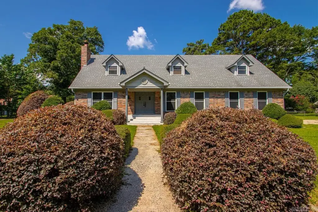 20 Houston Dr, Sherwood