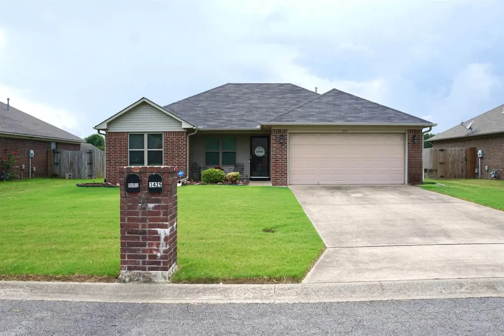 1425 Huebner Street, Conway