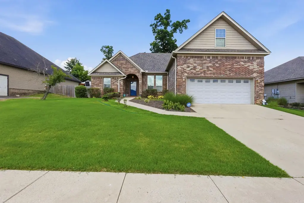 5400 Glenn Cove, Bryant