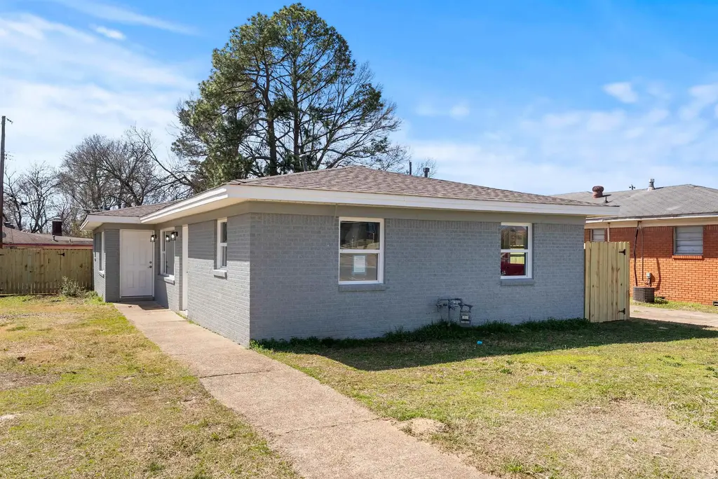 611 Lenora, Jacksonville
