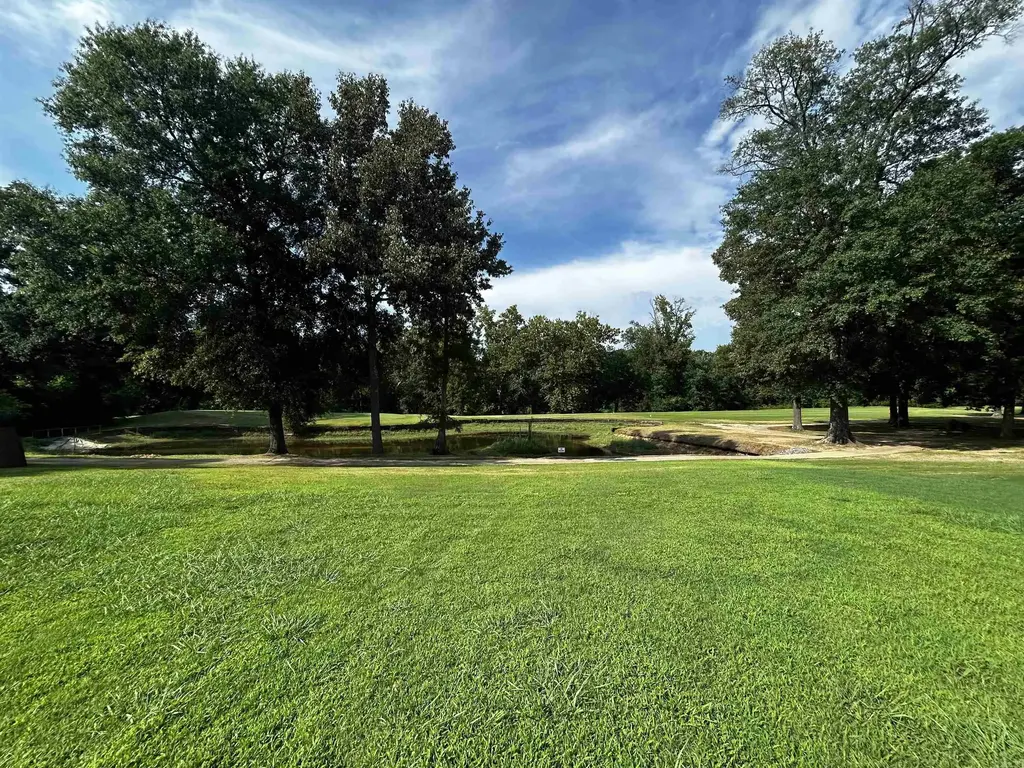 302 River Bend Drive, Searcy