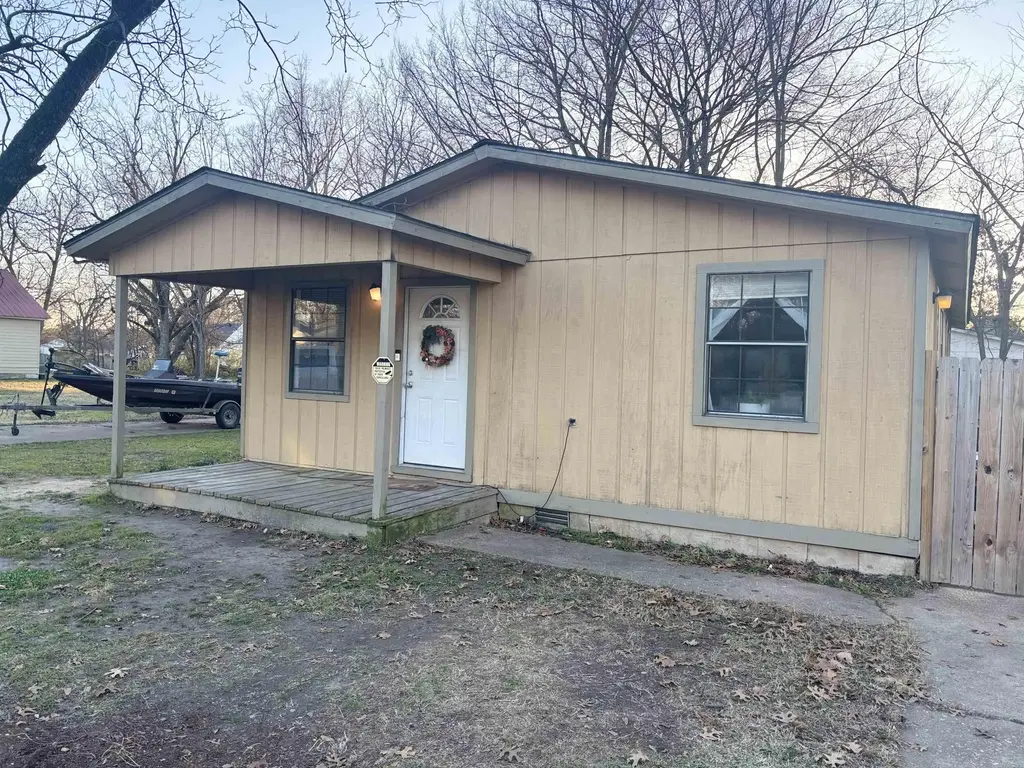 504 S Pine St, Hope