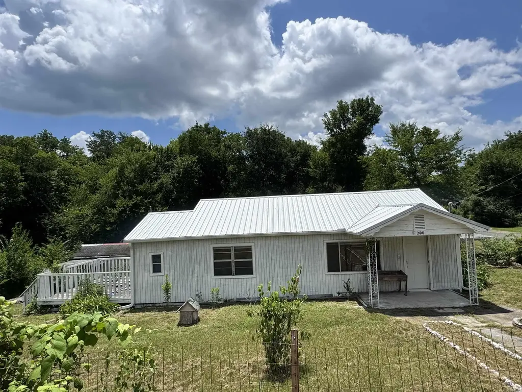 200 Tennessee, Hot Springs