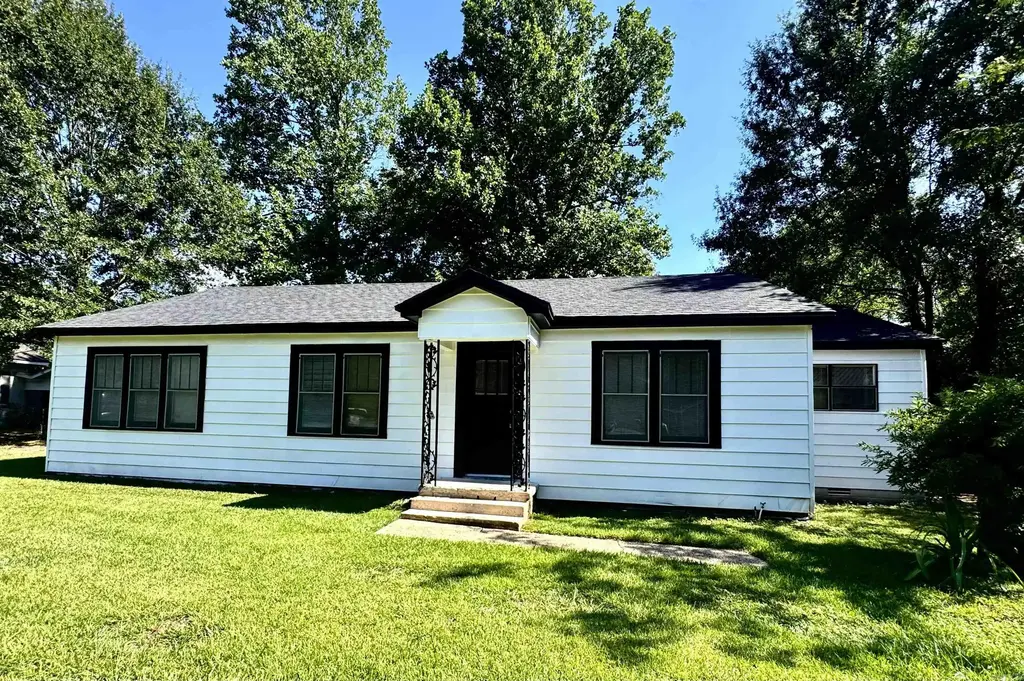 503 E Roselawn Street, Waldo